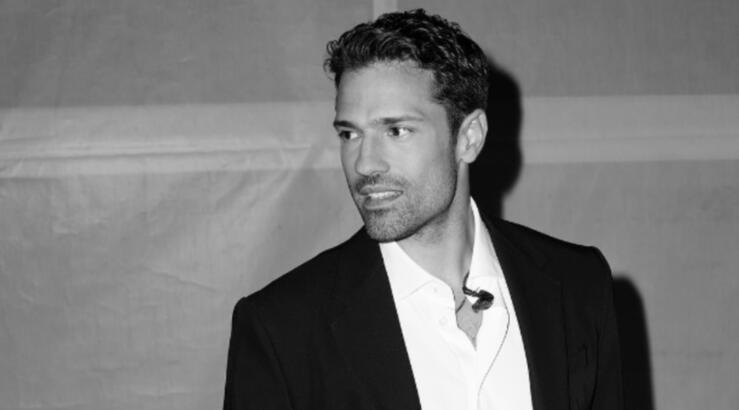 Κωνσταντίνος Αργυρός: "Θέλω να κάνω και αλλά παιδιά - Το σπίτι μου αρέσει να έχει ζωντάνια" [βίντεο]