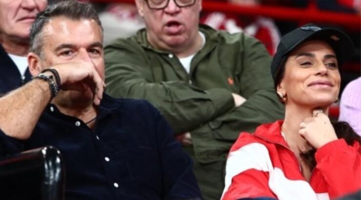 Γιώργος Λιάγκας - Μαρία Αντωνά: Για μπάνιο και ηλιοθεραπεία σε παραλία της Αθηναϊκής Ριβιέρας [εικόνες]