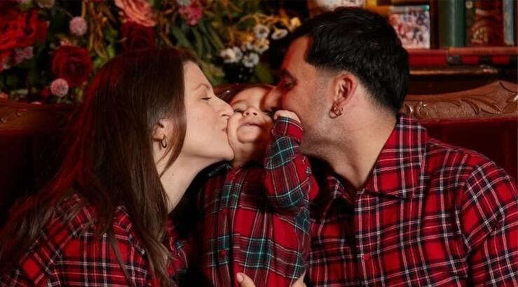 Νίκη Δραγούμη: Φωτογράφησε τον γιο και τον σύζυγό της στο νηπιαγωγείο κατά τη διάρκεια εγγραφής [εικόνα]