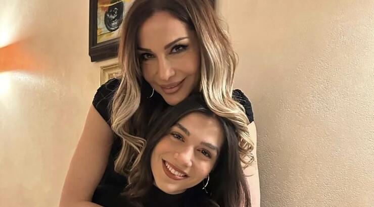 Μελίνα Νικολαΐδη: Η αγκαλιά στη μαμά της Δέσποινα Βανδή για τα γενέθλια της [εικόνα]