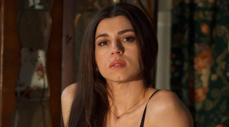 Κλέλια Γιασεμίδου: Σου δείχνει το μαγιό που θα σε κάνει να κλέψεις όλα τα βλέμματα στην παραλία