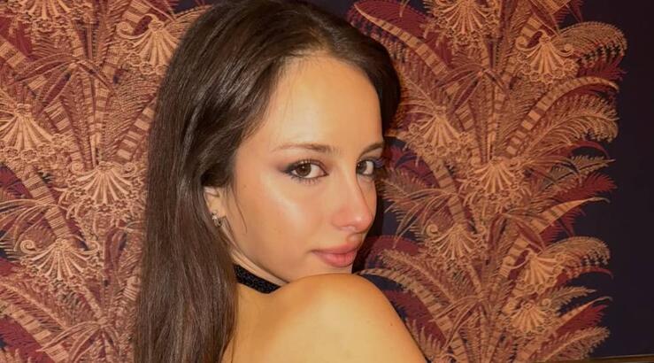 Εβελίνα Βασίλη: Σου δείχνει την κομψή εναλλακτική του φορέματος για τα festive looks