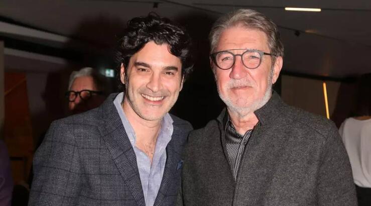 Χριστόφορος Παπακαλιάτης: Θύμα σοβαρού τροχαίου ο πατέρας του – Τον παρέσυρε μηχανάκι