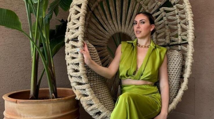 Γεωργία Βρανά: Καλοκαιρινές βουτιές με τον γιο της στην πισίνα [εικόνες]