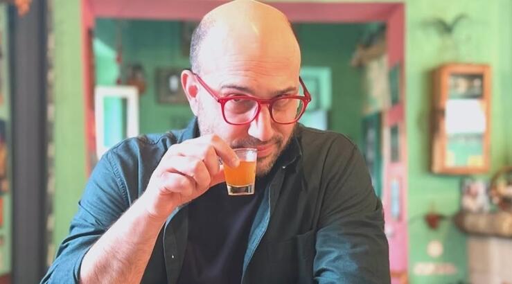 Χρήστος Μιχάλαρος: Έγραψε τους στίχους τραγουδιού γνωστού Κύπριου τραγουδιστή