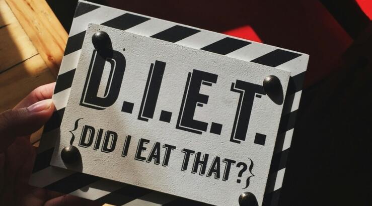 Τα 6 πράγματα που είναι καλό να σταματήσεις να κάνεις όταν προσπαθείς να χάσεις βάρος