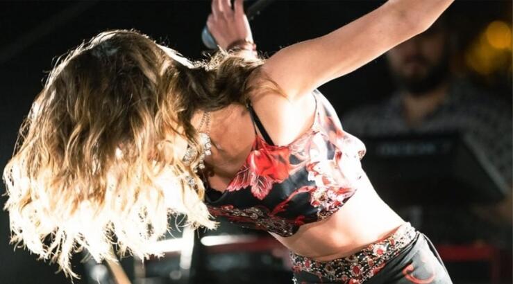 Γνωστή Ελληνίδα τραγουδίστρια περιμένει το πρώτο της παιδάκι