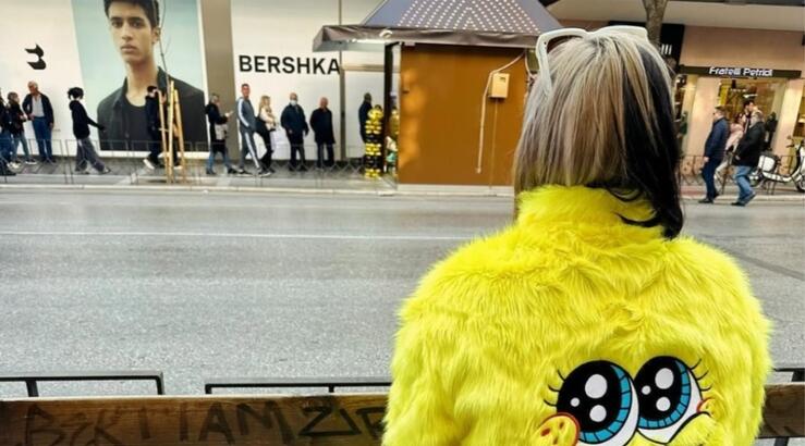 Επώνυμη Ελληνίδα γονάτισε και έκανε πρόταση γάμου στον σύντροφό της [βίντεο]