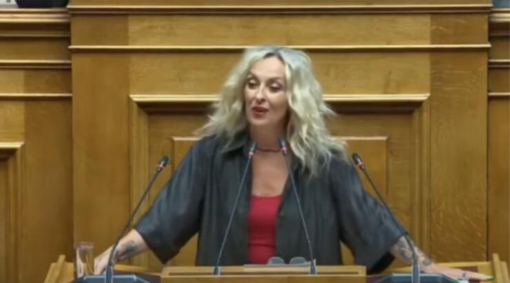 Τζώρτζια Κεφαλά: Τραγούδησε από το βήμα της Βουλής των Ελλήνων [βίντεο]