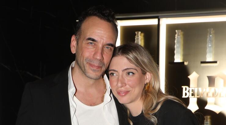 Πάνος Μουζουράκης: Η έκπληξη στη σύντροφο του για τα γενέθλια της [βίντεο]