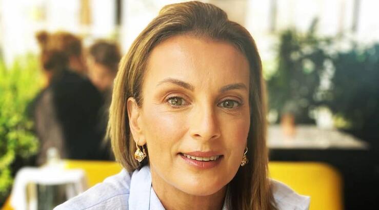 Γιώτα Παπαδοπούλου: Το πανωφόρι που αναβάθμισε το σύνολό της