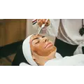 Το beauty trend που κάνει την επιδερμίδα να δείχνει τέλεια