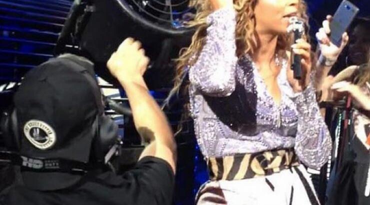 Παρολίγον τραγωδία: Ανεμιστήρας έπιασε τα μαλλιά της Beyonce