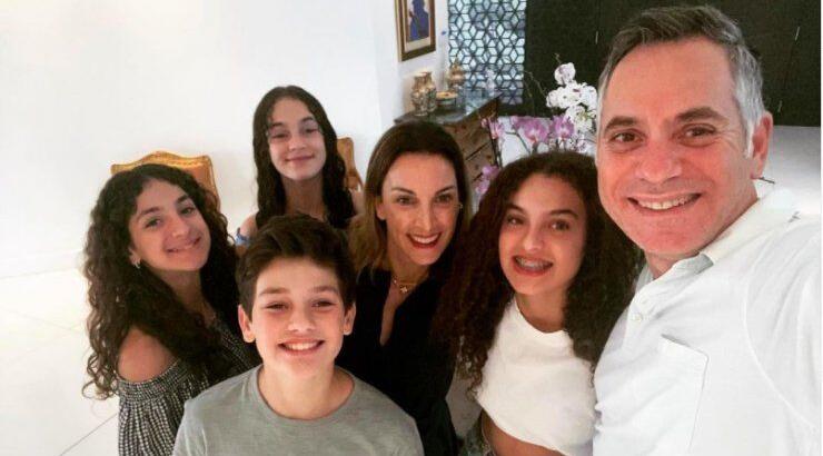 Mισέλ Παπαδοπούλου: Το συγκινητικό φωτοκολάζ για τα γενέθλια του μπαμπά της και οι όμορφες ευχές