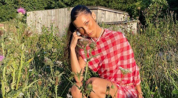 Το αξεσουάρ μαλλιών που φόρεσε η Bella Hadid είναι ότι πιο extreme έχουμε δει