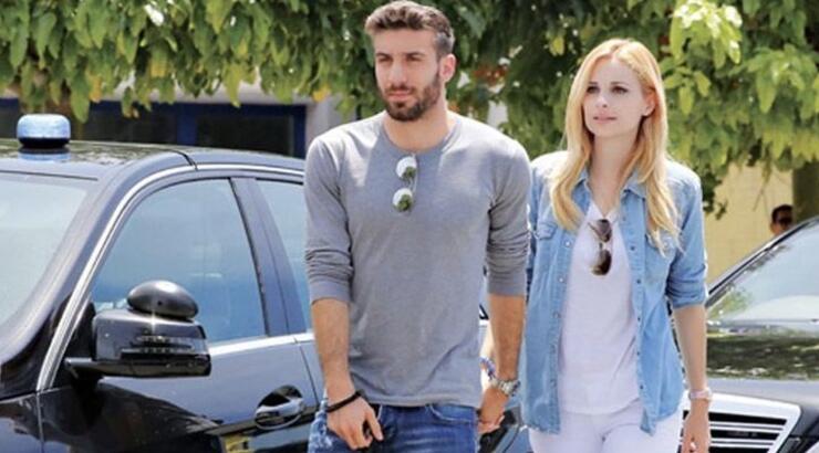 Εφραίμ - Αριστοτέλους: Βουτιές και πόζες σε παραλία της Αγίας Νάπας [εικόνα]