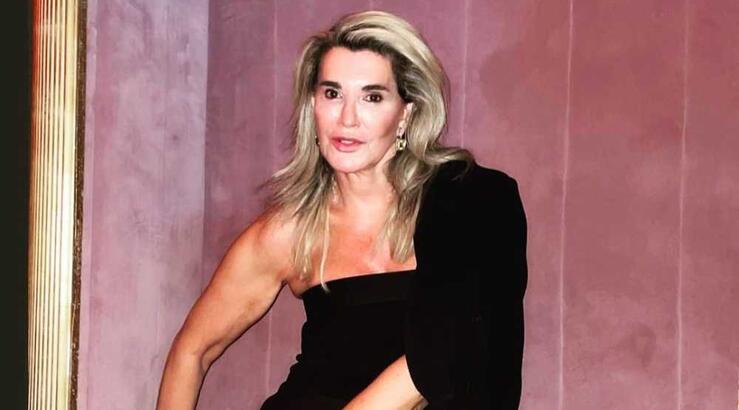 Αγγέλω Δημητρίου: Ακολουθεί μία από τις πιο hot τάσεις της μόδας σε βόλτα στην Αθήνα