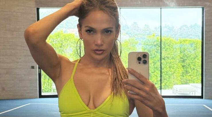 Η τάση των BB nails όπως την είδαμε από την Jennifer Lopez