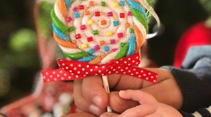 Η φωτογραφία επώνυμου Έλληνα με τα τέσσερα παιδιά του που μας "έλιωσε"!