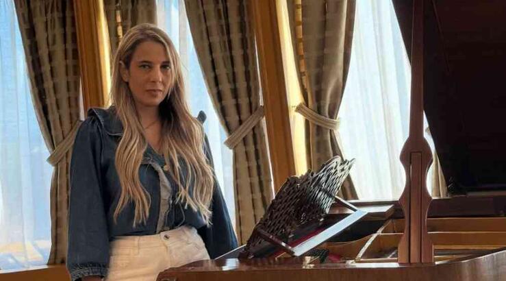 Έλλη Αυξεντίου: Μοιράζεται την εμπειρία της στη θαλαμηγό του Ωνάση [βίντεο]