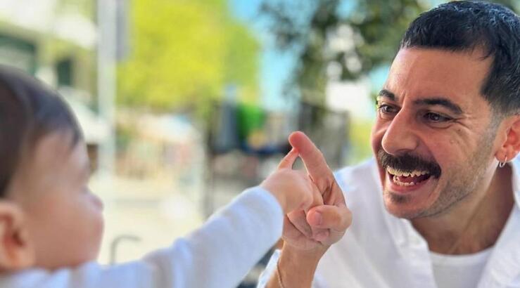 Βασίλης Χαραλάμπους: Βόλτα στο πάρκο με τον 11 μηνών γιο του Άρη [εικόνα]