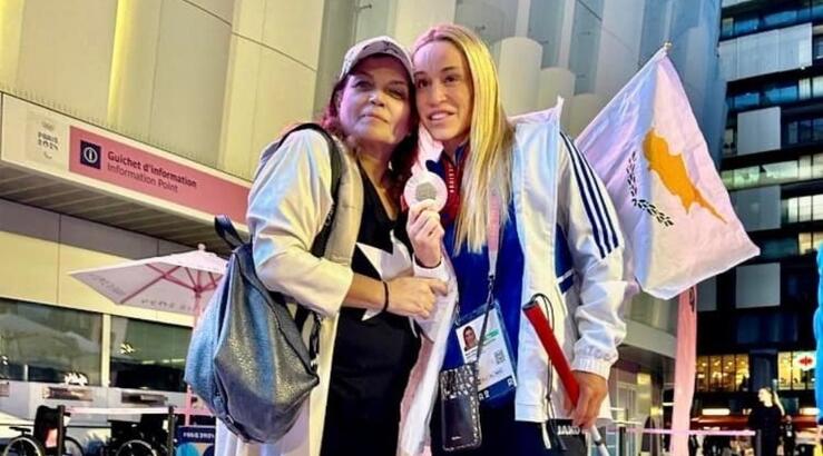 Καρολίνα Πελενδρίτου: Η τρυφερή αφιέρωση από τη μητέρα της για τα 39α γενέθλιά της [βίντεο]