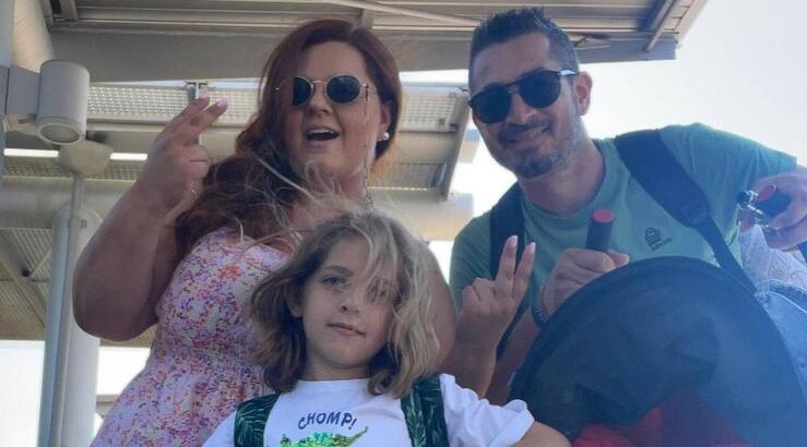 Μαριλένη Σταύρου: Χαλαρές στιγμές με τα παιδιά της στην παραλία [εικόνες]