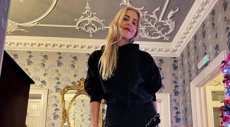 Νάταλι Κωνσταντινίδου: Με το must πανωφόρι της άνοιξης