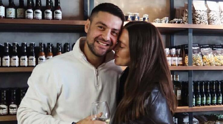 Εβελίνα Σκίτσκο: Η τρυφερή selfie παρέα με τον σύντροφο και τον σκύλο της [εικόνα]