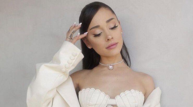 Ariana Grande: Πώς να αντιγράψεις το graphic eyeliner look της