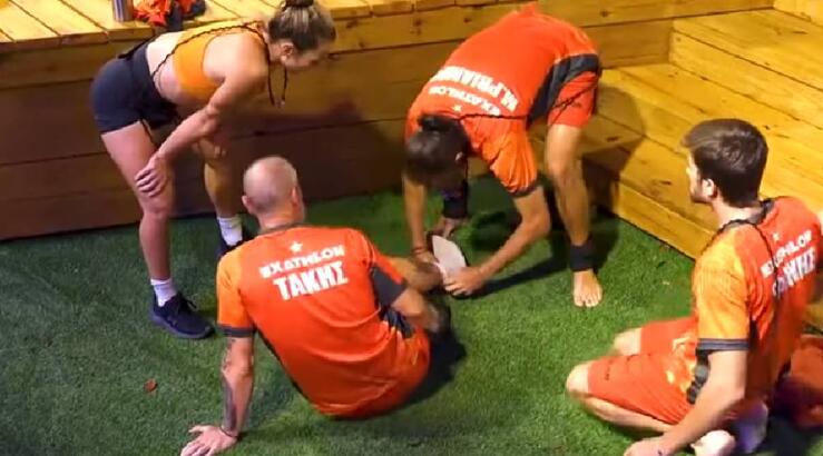 Ο Τάκης τραυματίστηκε μόνος του – Έτρεξαν πανικόβλητοι οι συμπαίκτες του [βίντεο]