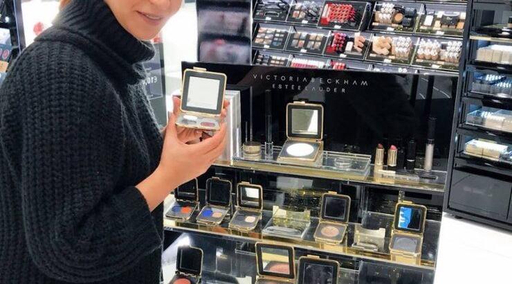 Μακιγιάζ για τις ημέρες των Χριστουγέννων με προϊόντα Victoria Beckham x Estee Lauder