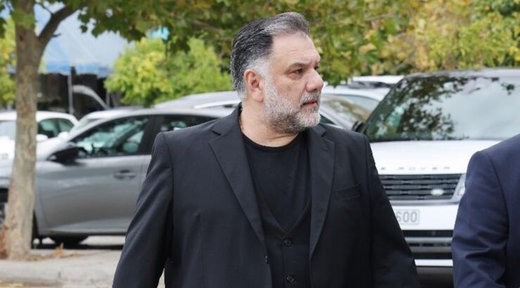 Αρναούτογλου: "Aν άνοιγες την πόρτα του σπιτιού μου και με έβλεπες, θα φώναζες την αστυνομία" [βίντεο]