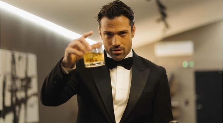 Κωνσταντίνος Αργυρός: Φωτογραφήθηκε αγκαλιά με την αδερφή του σε ένα σπάνιο κλικ τους [εικόνα]