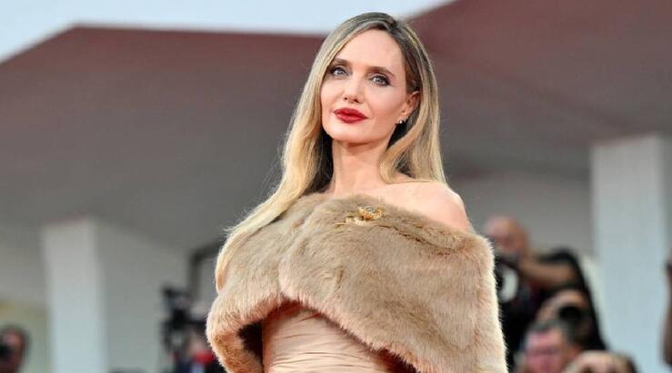 Η εμφάνιση της Angelina Jolie στο Φεστιβάλ Βενετίας