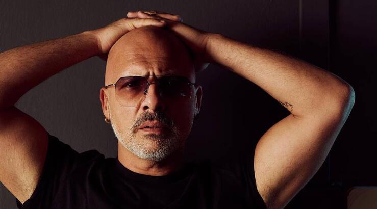 Ο Νίκος Μουτσινάς επιστρέφει στην τηλεόραση – Το κανάλι και η ζώνη  