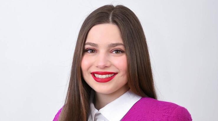 Η 22χρονη Ελληνοκύπρια που εκδίδει το πρώτο της βιβλίο στην Αμερική