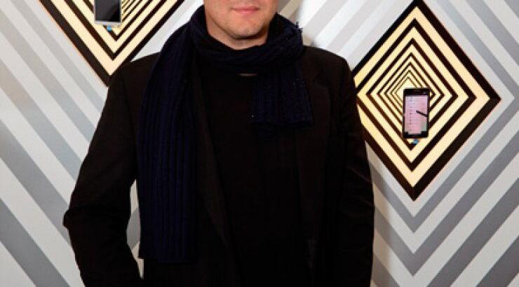 Ο Nicholas Kirkwood συνεργάζεται (ξανά) με την Samsung