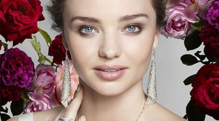 Η Miranda Kerr είναι το νέο πρόσωπο της Swarovski