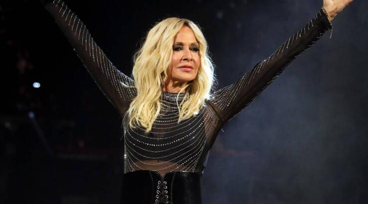 Άννα Βίσση: Το αποχαιρετιστήριο τρυφερό φιλί από τον εγγονό της Νίκο [εικόνα]