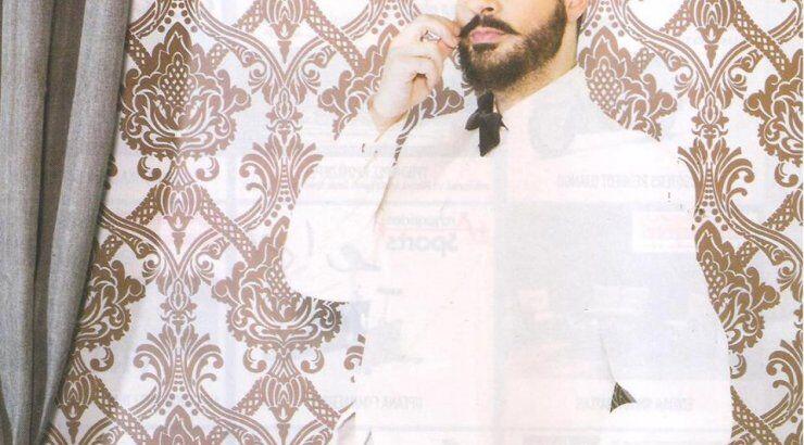 Δεν θα πιστεύετε πόσα πράγματα έχει ο Χρήστος Γρηγοριάδης στην τσάντα που κρατάει καθημερινά!