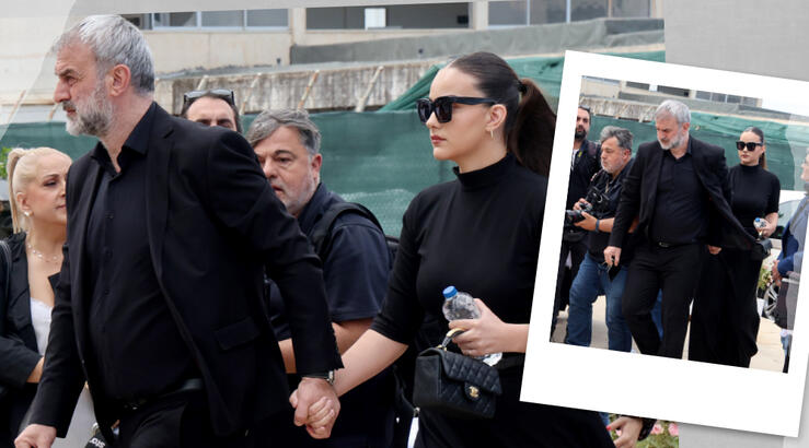 Κηδεία Μαστροκώστα: Πιασμένοι χέρι-χέρι Τραϊνός Δέλλας και η κόρη του Βικτώρια μπήκαν στην εκκλησία [εικόνες]