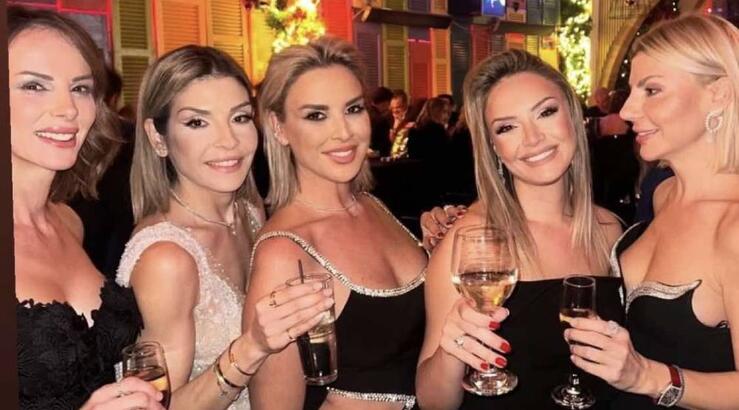 Τα γιορτινά σύνολα που είδαμε από τις fashionistas του νησιού