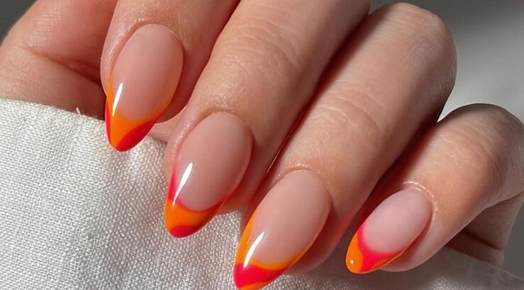 9+1 χρωματιστά γαλλικά μανικιούρ για το καλοκαίρι