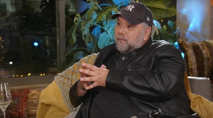 Γρηγόρης Αρναούτογλου: «Ήθελα να πάρω τη μαμά μου σήμερα, απλά να ακούσω η φωνή της, τίποτα άλλο» [βίντεο]