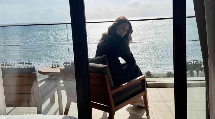 Η Κρίστη Αγαπίου ποζάροντας στην 38η εβδομάδα κύησης: «Περιμένουμε υπομονετικά»