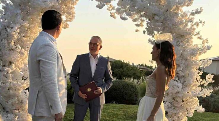 Γνωστό ζευγάρι του νησιού παντρεύτηκε με πολιτικό γάμο