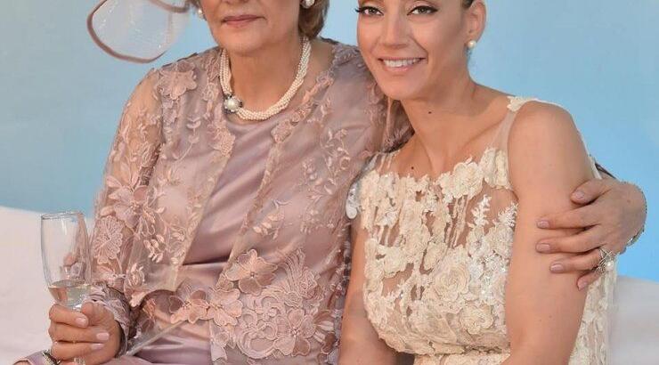 Συγκινεί το τελευταίο αντίο της Ολίβιας Καττάμη για το θάνατο της μητέρας της!