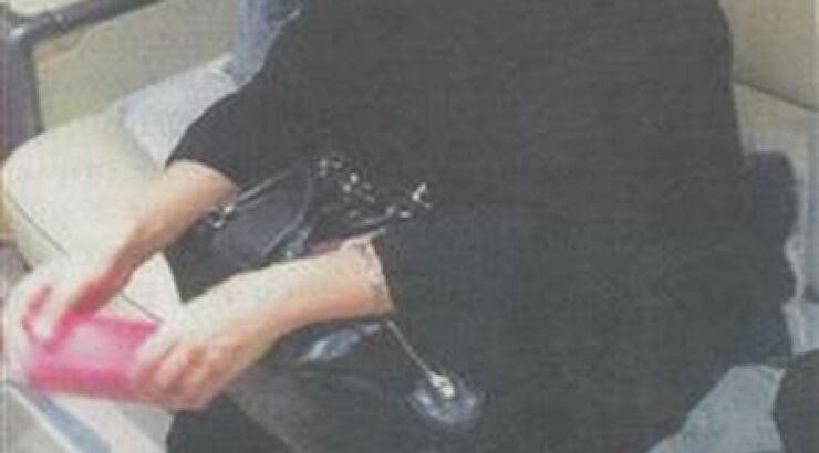 Είναι αδερφή πασίγνωστής Ελληνίδας ηθοποιού και κυκλοφορεί με την μπούρκα