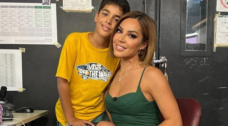 Μαριάντα Πιερίδη: Ανέλαβε το μασκάρεμα του γιου της - Δείτε το μακιγιάζ που του έκανε [εικόνα & βίντεο]